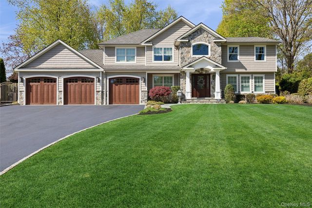 10 Kingfisher Drive, Smithtown, NY 11787