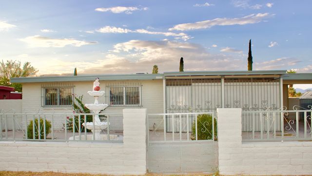 242 W  Bilby Rd, Tucson, AZ 85706