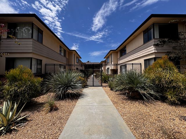 343 S  Madison Ave #15, Pasadena, CA 91101