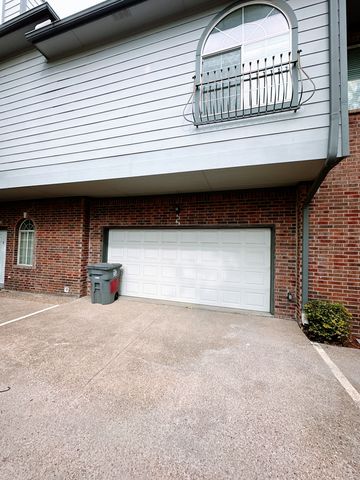 1819 N  Fitzhugh Ave #B, Dallas, TX 75204