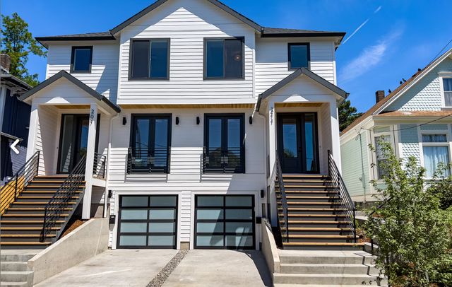 211 NE Monroe St, Portland, OR 97212