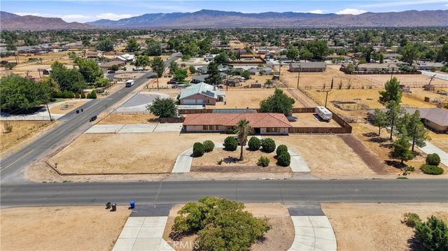 14367 Flathead Rd, Apple Valley, CA 92307