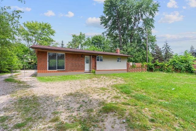 8066 Dawn Dr, Sterling Heights, MI 48314