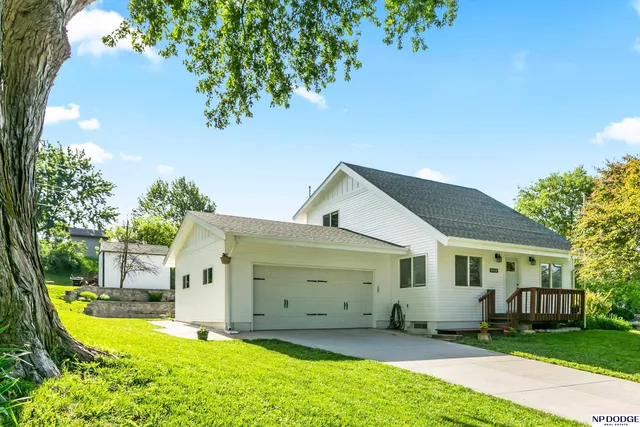 4692 Crestview Dr, Blair, NE 68008