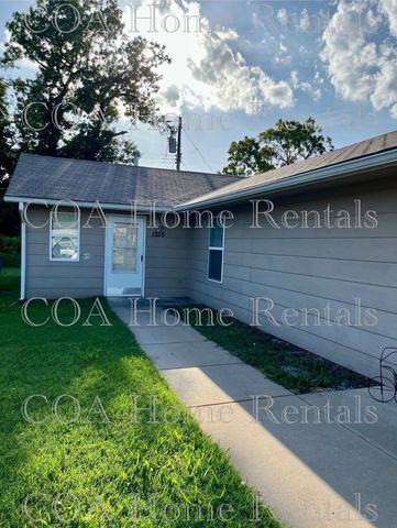 1355 N  Cleveland Ave, Wichita, KS 67214