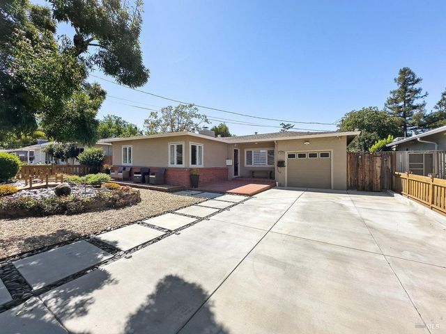 107 Birch Way, San Rafael, CA 94903