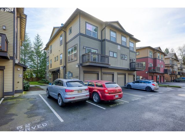 22852 SW Forest Creek Dr #202, Sherwood, OR 97140