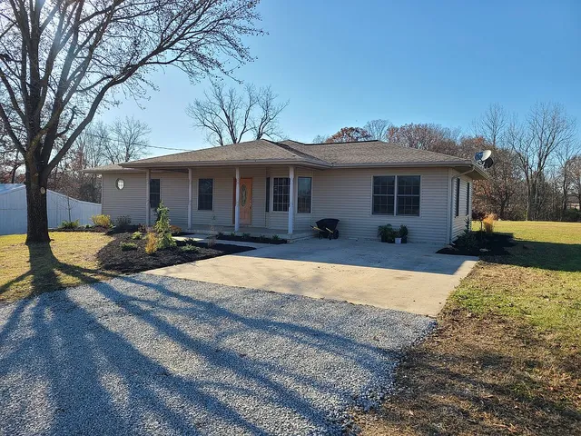 1911 N  Stringtown Rd, Olney, IL 62450