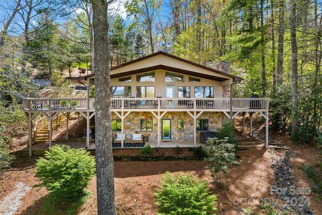 104 Hickory Hill Dr, Spruce Pine, NC 28777