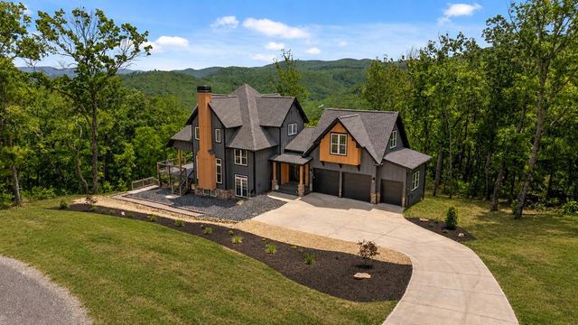 1722 High Summit Dr, Talking Rock, GA 30175