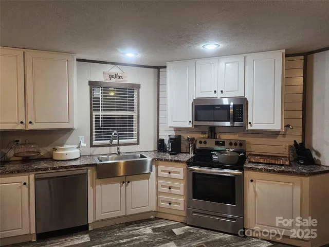 2034 Garvin Rd, York, SC 29745