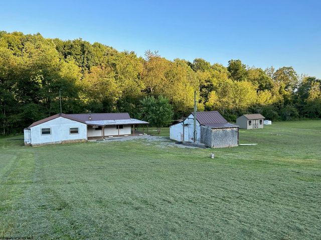 200 Revillot Acres Rd, French Creek, WV 26218