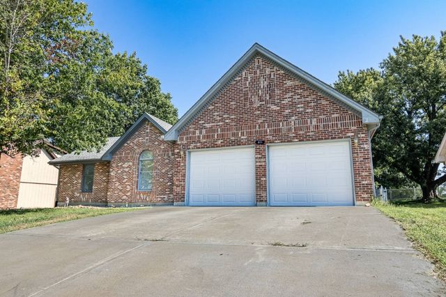 811 Kristen St, Cameron, MO 64429
