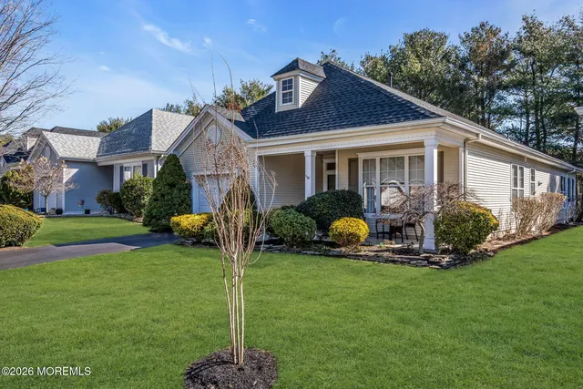 9 Evergreen Springs Drive, Lakewood, NJ 08701