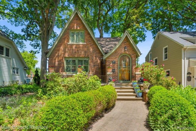 923 E  5th St, Royal Oak, MI 48067