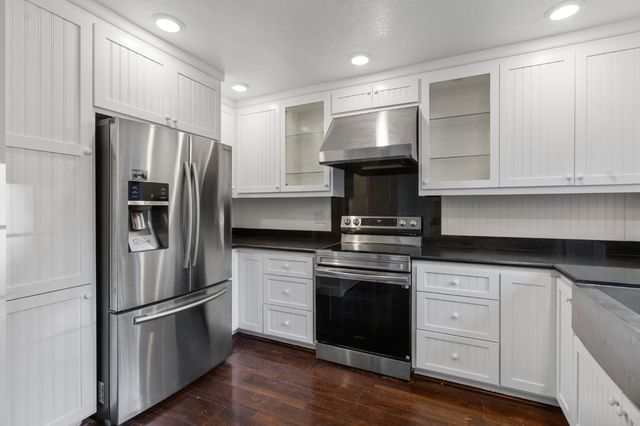 1310 Commons Dr, Sacramento, CA 95825