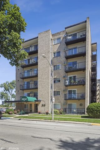 310 Lathrop Ave  #202-204, Forest Park, IL 60130