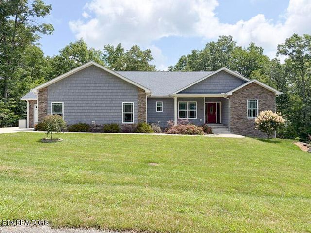 380 Mountain Preserve Pkwy, Crab Orchard, TN 37723