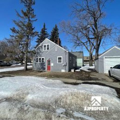 1826 S  Summit Ave, Sioux Falls, SD 57105