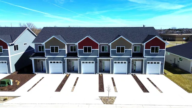 475 7th Ave, Columbus, NE 68601