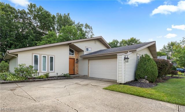 35868 Laurel Cir, North Ridgeville, OH 44039