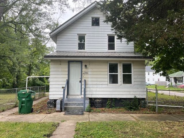 1214 N  8th St, Niles, MI 49120