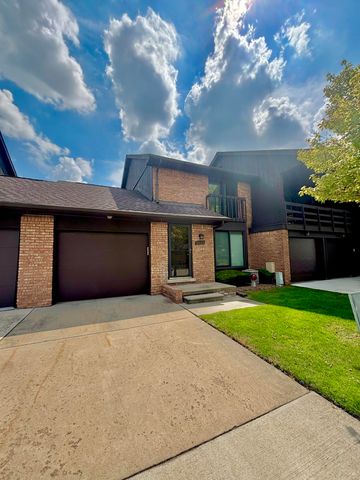 37122 Clubhouse Dr #88, Sterling Heights, MI 48312
