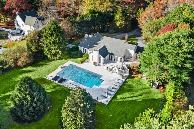 56 Lower 7 Ponds Rd, Water Mill, NY 11976