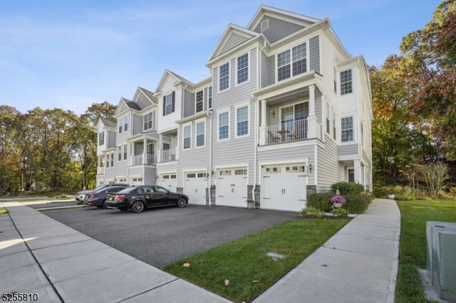 134 Sequoia Dr UNIT 134, Cedar Grove, NJ 07009