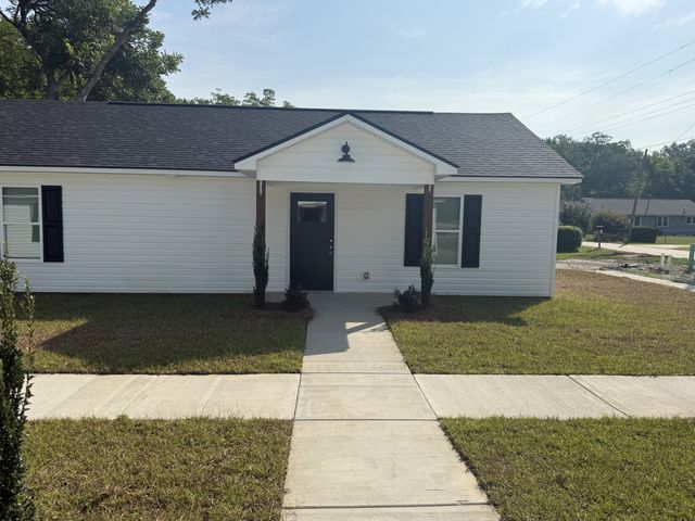 532 Jessamine St #A, Darlington, SC 29532