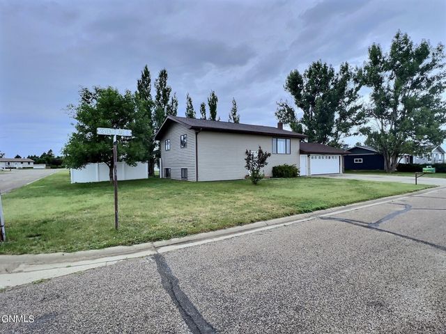 402 7th Ave E, New Leipzig, ND 58562