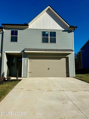1732 Bennett Village Dr, Maryville, TN 37804