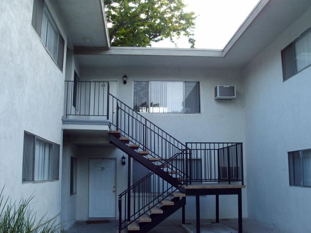 24611 Valley St   #33, Newhall, CA 91321