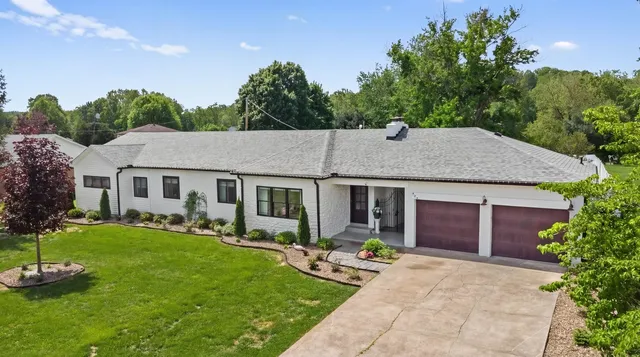 804 McCowan St, Flatwoods, KY 41139