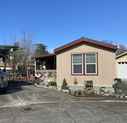 2252 Table Rock Rd #124, Medford, OR 97501