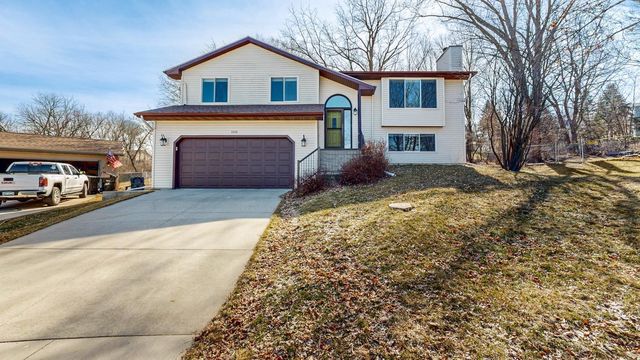 2228 Haralson Ln SW, Rochester, MN 55902