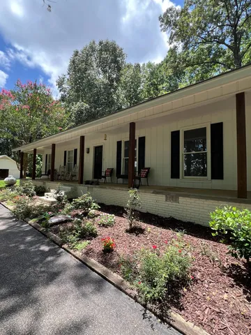 2638 Perry Rd, Grenada, MS 38901