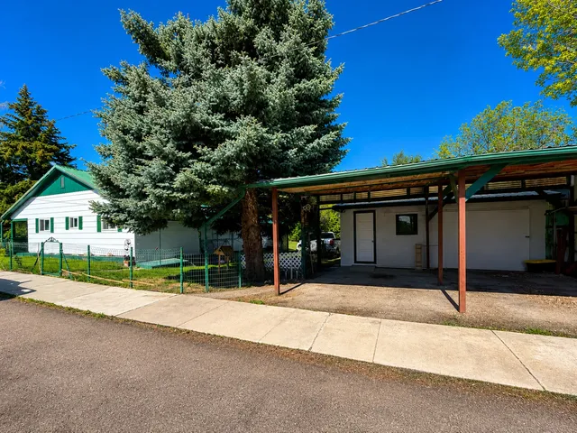 122 A St, Belt, MT 59412