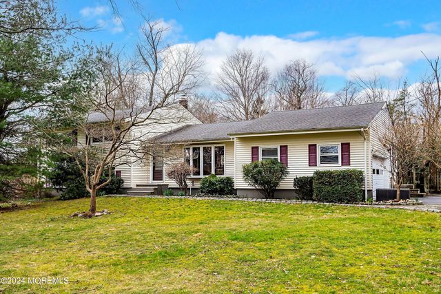 47 Cloverdale Circle, Tinton Falls, NJ 07724