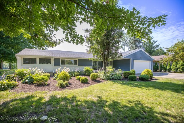 6183 N  River Dr, Oregon, IL 61061