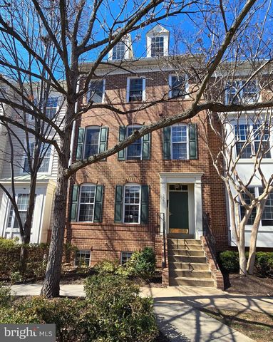 1547 Northern Neck Dr #101, Vienna, VA 22182