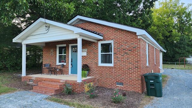 1104 Bolling Rd, Roanoke Rapids, NC 27870