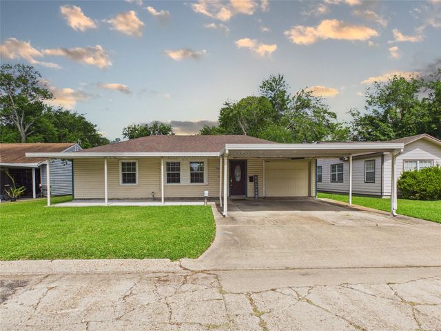 505 S  Circle Dr, Baytown, TX 77520