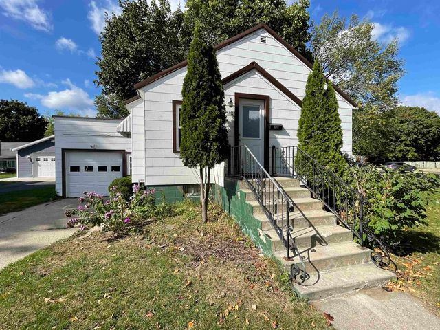 409 Superior Ave, Oconto, WI 54153