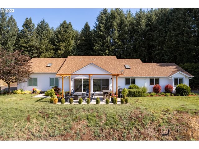 17385 NE Fairview Dr, Dundee, OR 97115