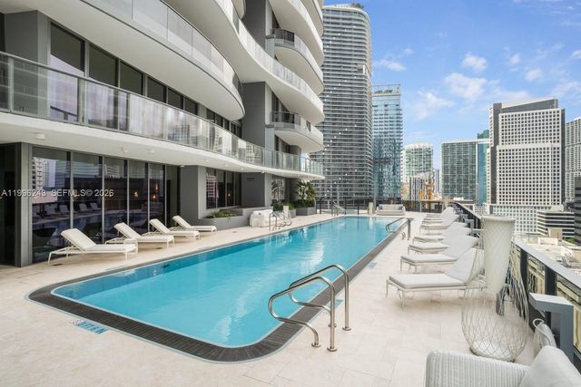 1000 Brickell Plz #2701, Miami, FL 33131