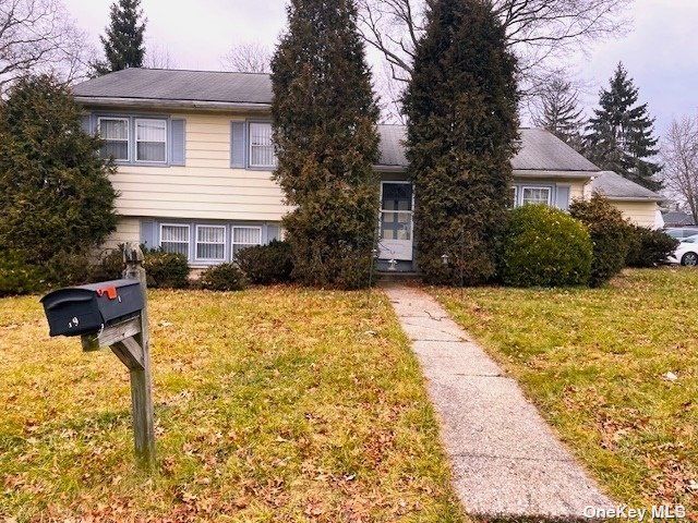 19 Robertson Drive, Middletown, NY 10940
