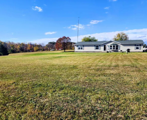 9130 S  850 W, South Whitley, IN 46787