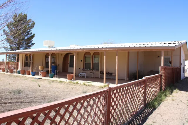 2575 Luna Rd SE, Deming, NM 88030
