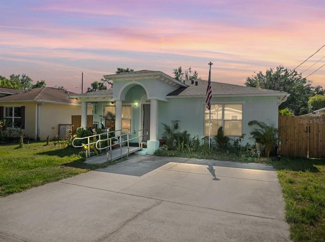 8004 N  Brooks St, Tampa, FL 33604